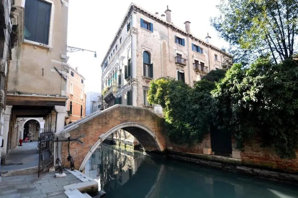 Splendida Vista Su Venezia Apartment  Venice